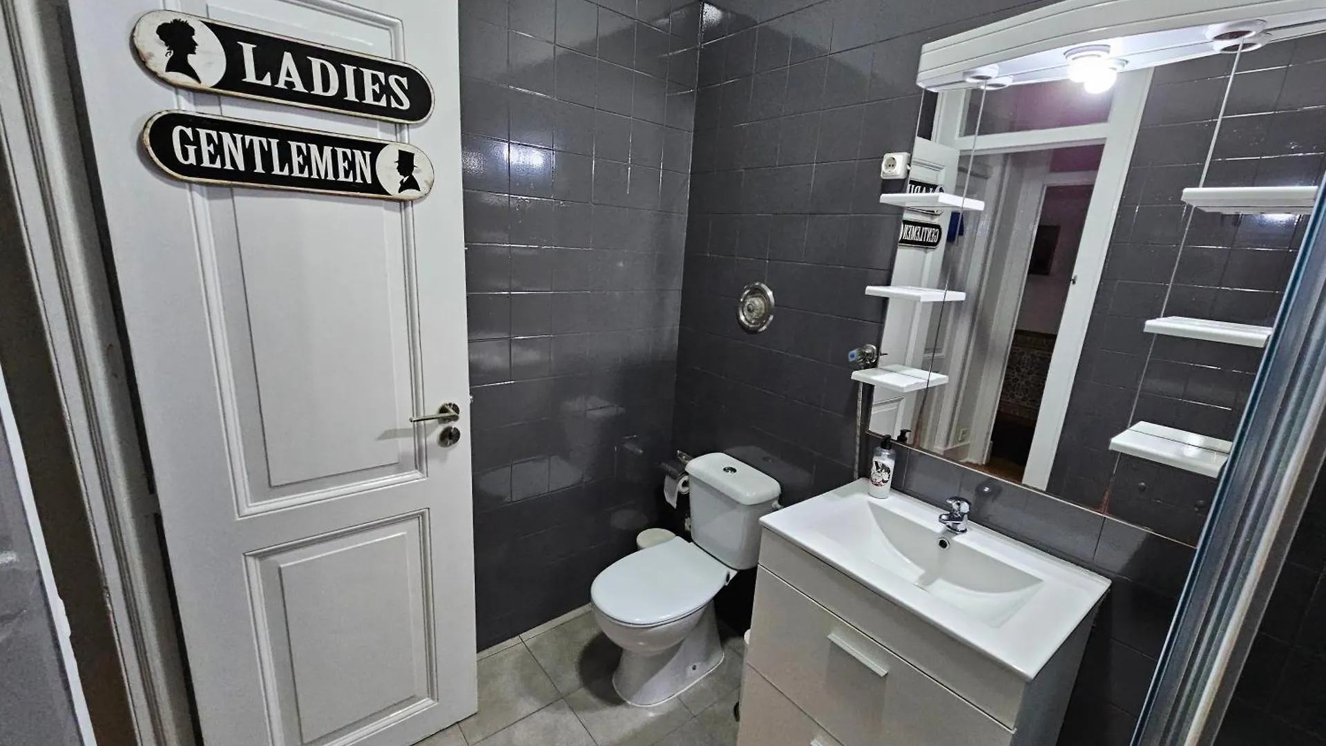 Almirante Guesthouse Lissabon 0*,